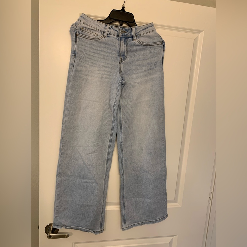 Distressed Denim Jeans NWOT 🌴